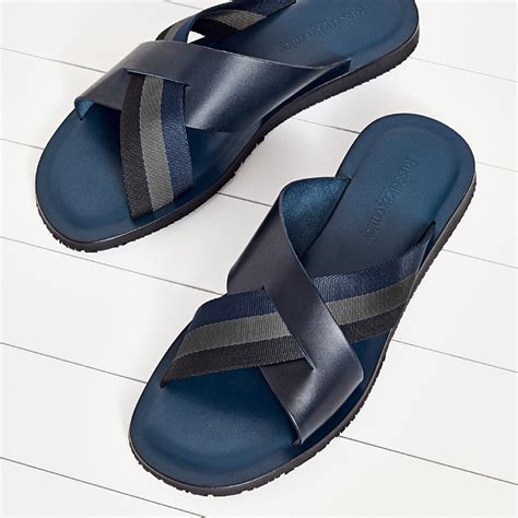 Men's Sandals and Slides .